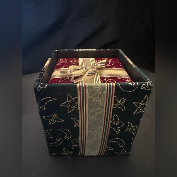 Elegant Christmas Luxury Gift Boxes Small Med Large Red Gold Green Fabric Ribbon - Picture 6 of 15
